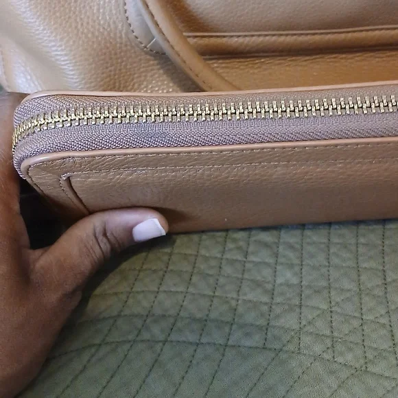 Tory Burch Amanda Tote & Wallet Set - Picture 11 of 17